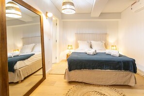 3 habitaciones, tabla de planchar con plancha y cuna de viaje 