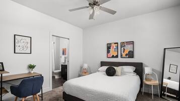 Deluxe-Apartment, 4 Schlafzimmer | 4 Schlafzimmer, Bügeleisen/Bügelbrett, kostenloses WLAN