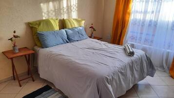 2 bedrooms, iron/ironing board, WiFi, bed sheets
