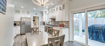 Westport Home w/ Hot Tub: 2 Blocks to Beach!