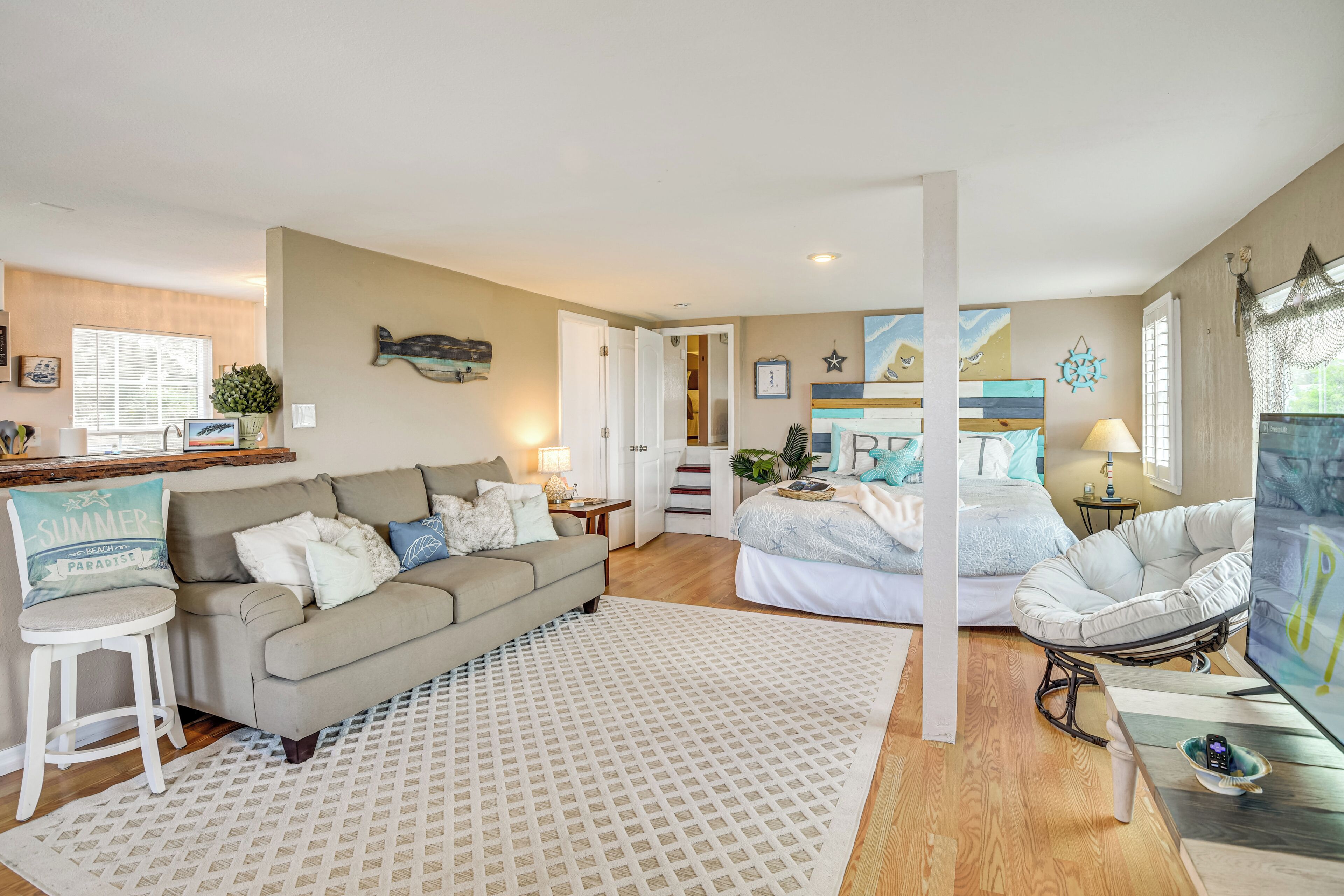 House (6 Bedrooms) | Interior