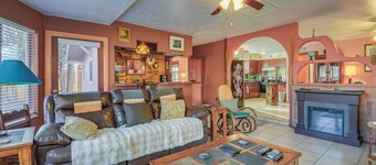 Artfully Decorated Cottonwood Home: Pets Welcome!
