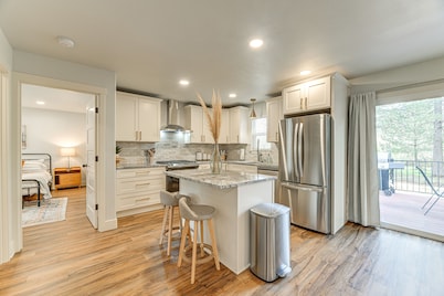 Delightful Grants Pass Home With Hot Tub!