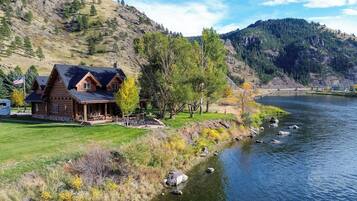 House (6 Bedrooms) | Exterior