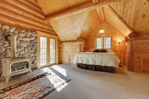 House (6 Bedrooms) | Interior