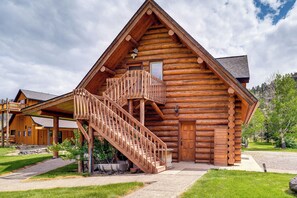 House (6 Bedrooms) | Interior