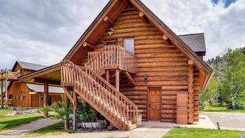 House (6 Bedrooms) | Interior