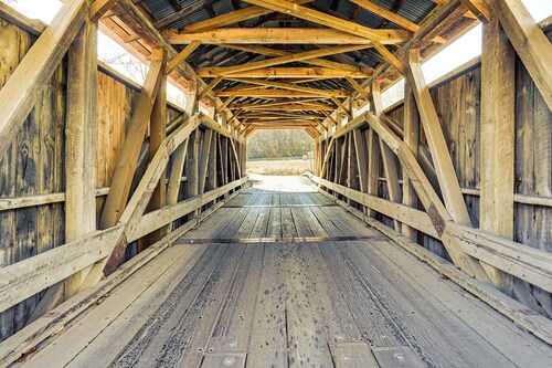 Tranquil Mt Pleasant Mills Retreat on 60-acre Farm