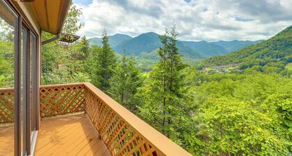 Maggie Valley Mountain Escape w/ Fireplace & Deck!