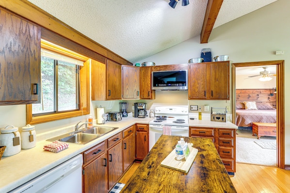 House (2 Bedrooms) | Interior