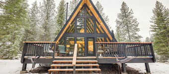 令人驚嘆的 A 型小木屋,步行可至 Clark Fork 河