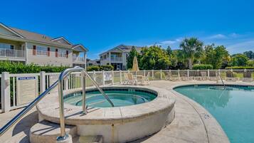 Kolam renang outdoor