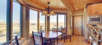 'free Spirit Ranch' w/ Hot Tub & Mountain Views