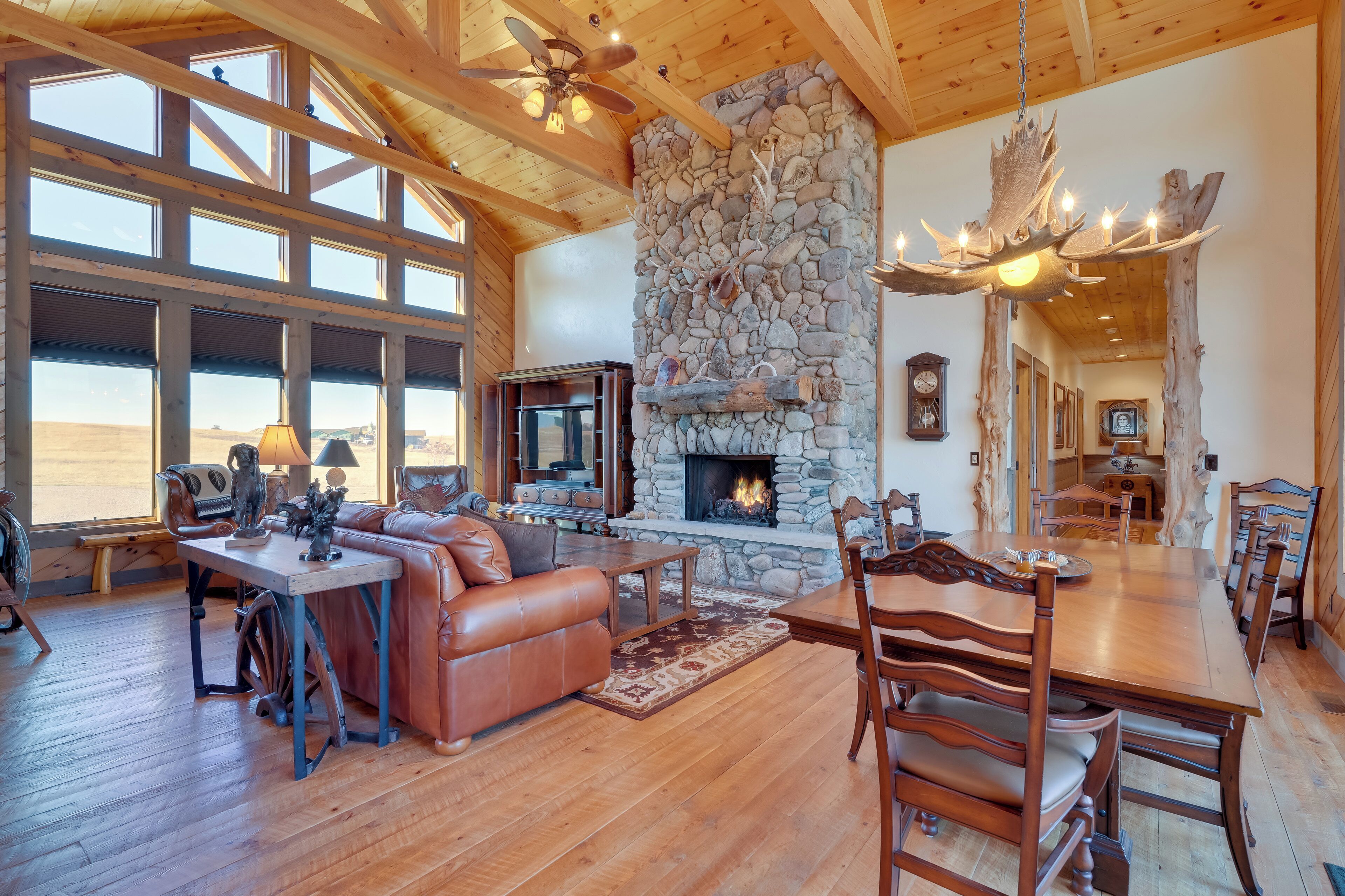 House (4 Bedrooms) | Interior