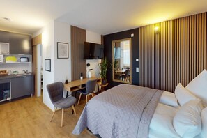 1 bedroom, iron/ironing board, WiFi, bed sheets - Crown Studio Dornbirn - Terrasse - Parkplatz (Dornbirn)