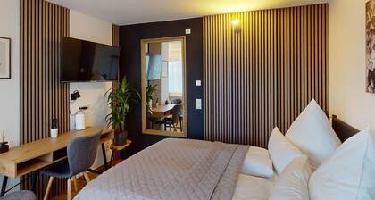 Crown Studio Dornbirn - Terrasse - Parkplatz