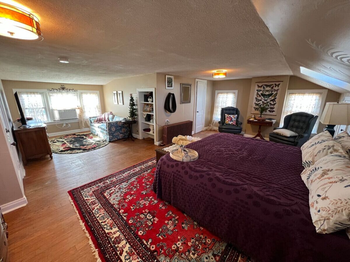 5 Schlafzimmer, Schreibtisch, Bügeleisen/Bügelbrett, WLAN