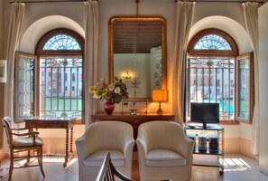 Interior - GRAND CANAL LOVE NEST#2, deck, aircond, Wifi (Venice)