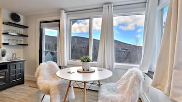 Condo, 1 Bedroom | Dining