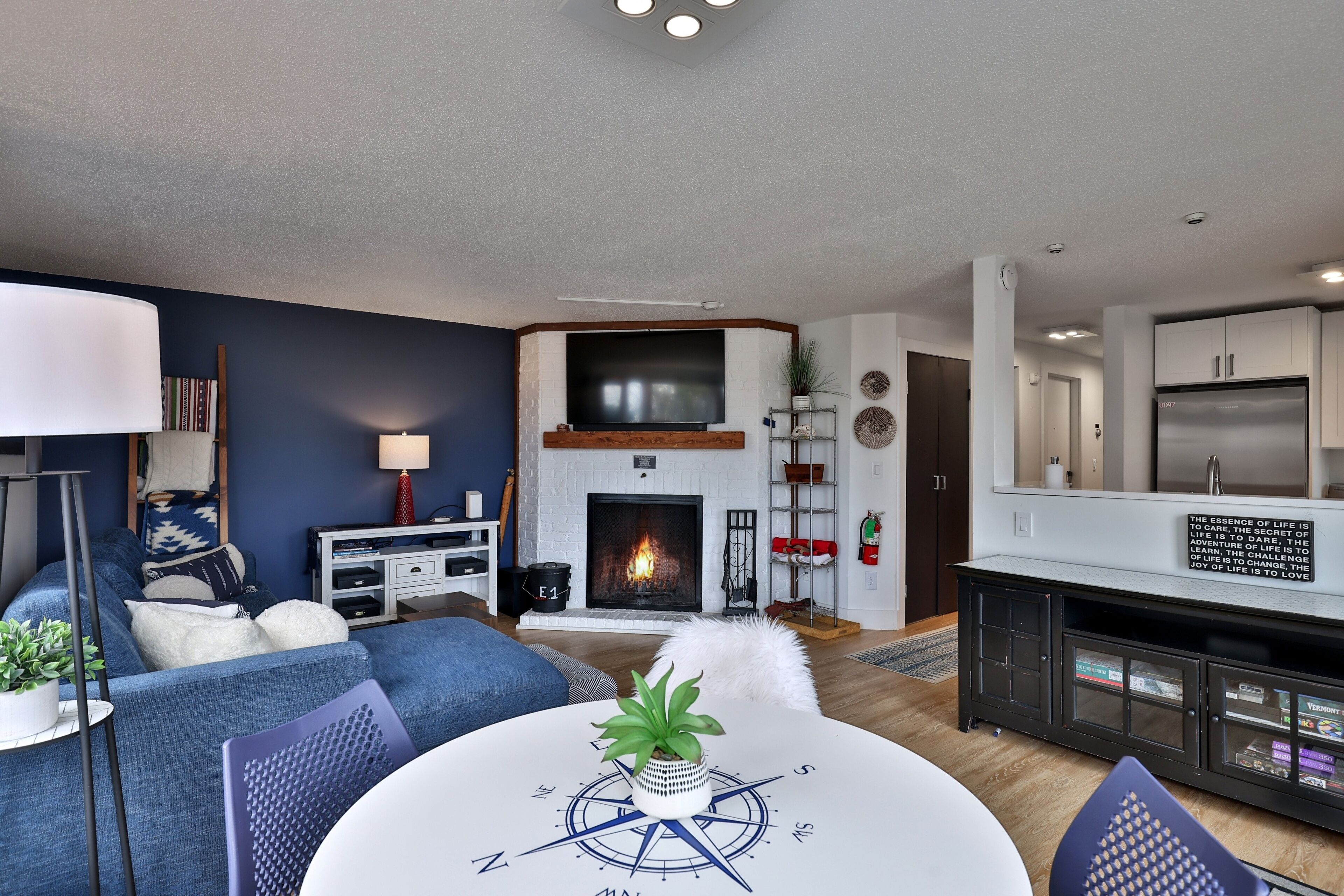 Condo, 1 Bedroom | Living area