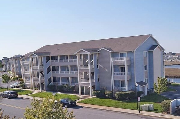 Condo, 2 Bedrooms | Exterior