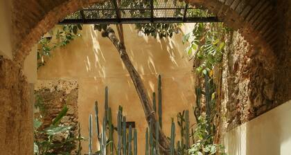 FIXIE LOFTS - Colonial Villa Suites with Pool