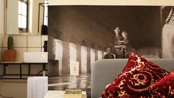 1 bedroom, in-room safe, individually decorated, individually furnished