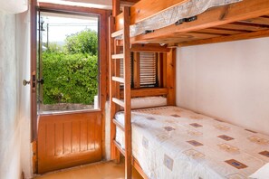 2 chambres, fer et planche à repasser, lit parapluie, Wi-Fi gratuit