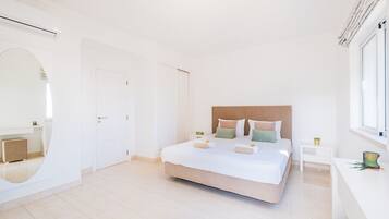 7 bedrooms, in-room safe, iron/ironing board, free WiFi