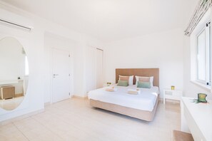 7 slaapkamers, een kluis op de kamer, een strijkplank/strijkijzer
