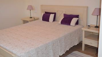 1 bedroom, iron/ironing board, travel cot, free WiFi