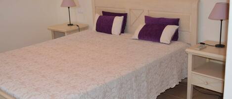 1 bedroom, iron/ironing board, travel cot, free WiFi