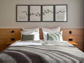 Escritorio, wifi gratis, ropa de cama