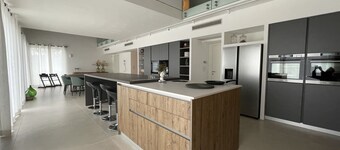 Spectacular villa with private pool and views on the vineyards and the alps