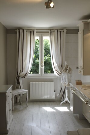 淋浴設備、風筒、提供毛巾、番梘