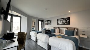 Desk, free WiFi, bed sheets - Wellington Temple Bar (Dublin)