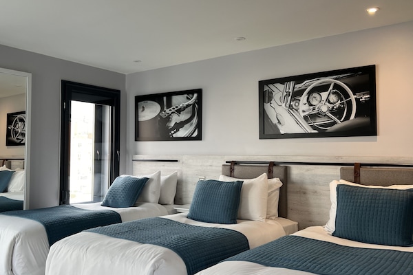 Standard Triple Room | Desk, free WiFi, bed sheets