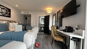 Desk, free WiFi, bed sheets - Wellington Temple Bar (Dublin)