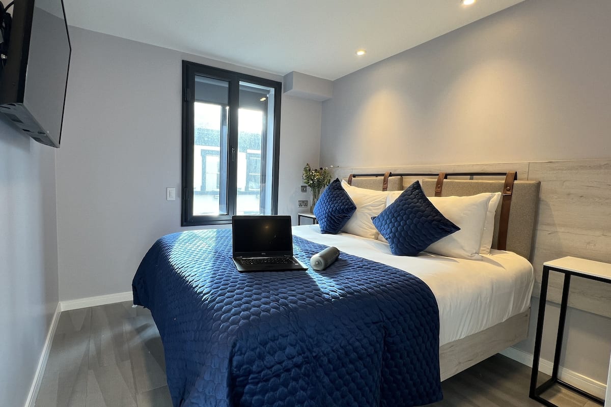 Habitación doble estándar | Escritorio, wifi gratis y ropa de cama