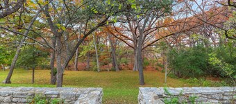 Cypress Moon I Cypress Creek access, minutes to Blue Hole