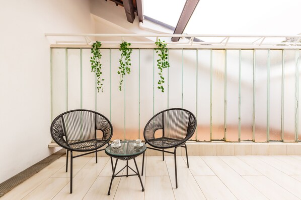 Business Apartment | Terrace/patio - Colonna Apartments by Wonderful Italy (Naples)