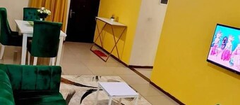 럭스 스위트 밀리마니 아파트먼트 나쿠루