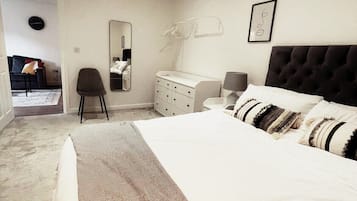 2 bedrooms, iron/ironing board, Internet, bed sheets