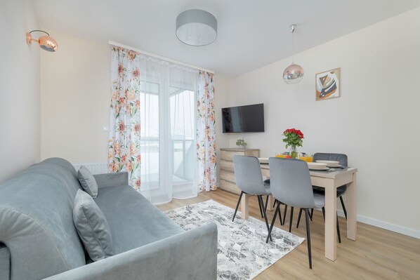 Apartment, 1 Bedroom, Balcony, Mountainside | 1 bedroom, bed sheets - Cozy Apartment in Zakopane by Renters (Zakopane)