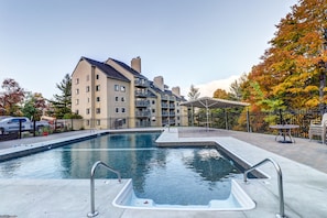 Hồ bơi trong nhà