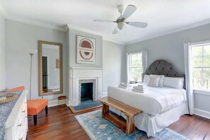 6 habitaciones, escritorio, tabla de planchar con plancha y wifi 
