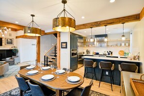 Dining - 6-Cottage Bundle at Academy Place (Crested Butte)