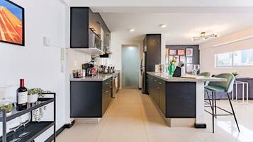 Fridge, microwave, oven, stovetop