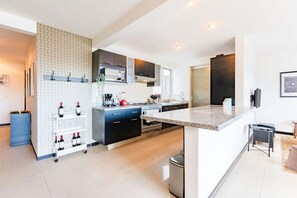 Fridge, microwave, oven, stovetop - Pet-Friendly Roma Vibes, Parks, Art & Nightlife! (Ciudad de México)