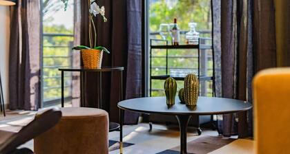Trendy Roma Group Getaway, City Views & Walkable